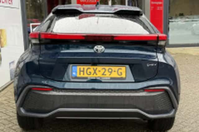 Toyota C hr (2025) thumbnail 3