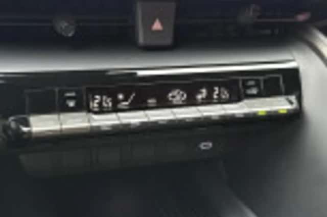 Toyota C hr (2025) thumbnail 38