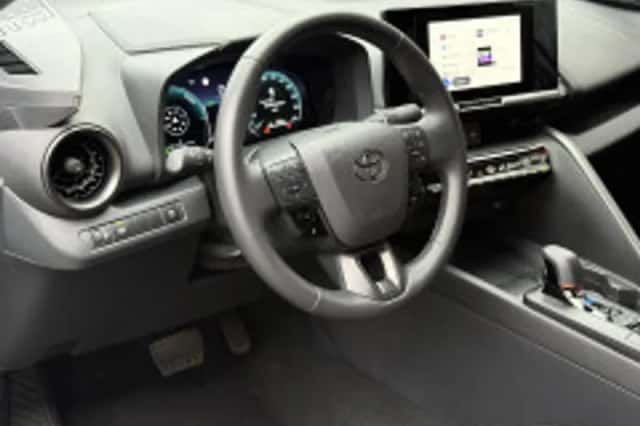 Toyota C hr (2025) thumbnail 6