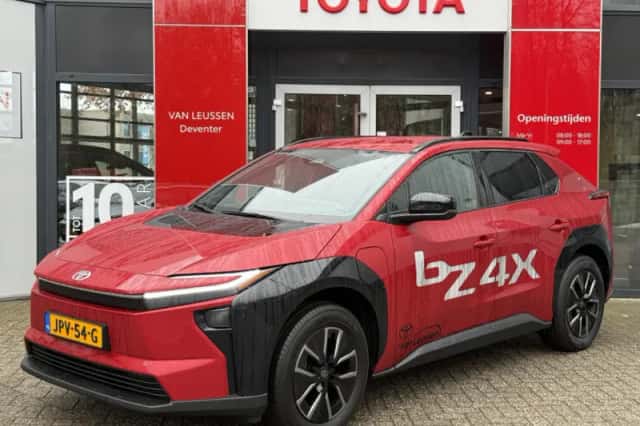 Toyota bZ4X (2026) thumbnail 1