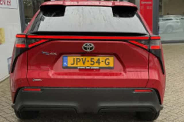 Toyota bZ4X (2026) thumbnail 4