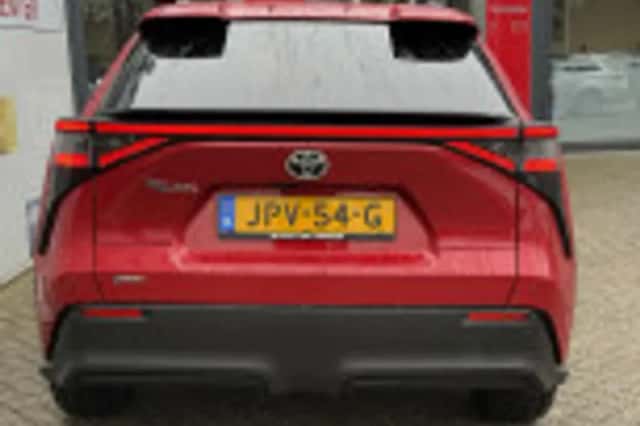 Toyota bZ4X (2026) thumbnail 36
