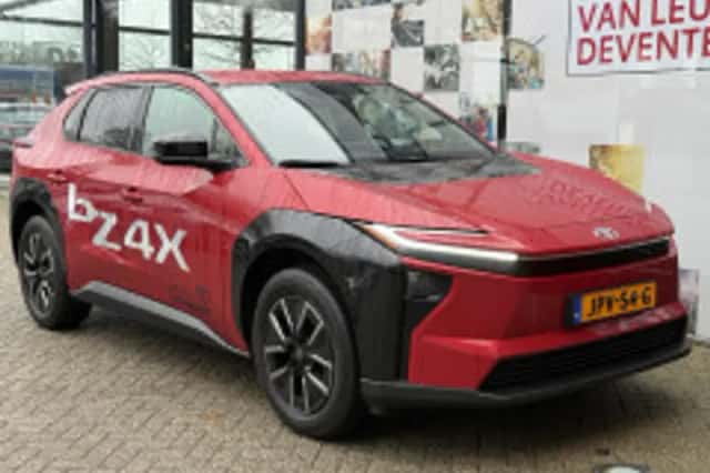 Toyota bZ4X (2026) thumbnail 5