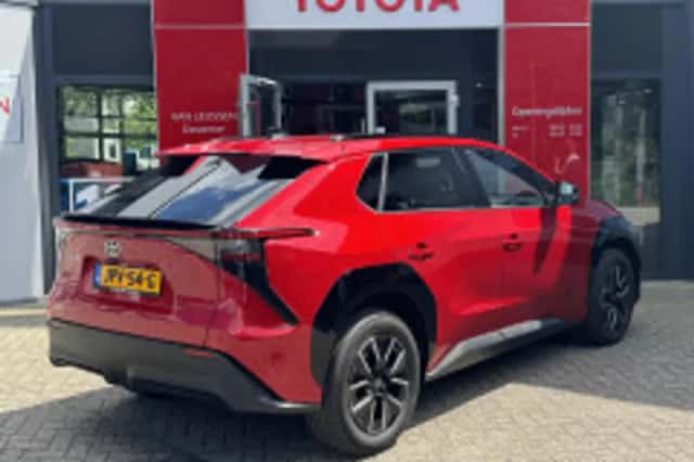 Toyota bZ4X (2026) thumbnail 6