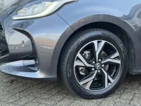 Toyota Yaris (2025) thumbnail 16