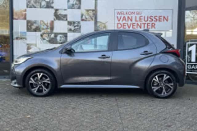 Toyota Yaris (2025) thumbnail 3