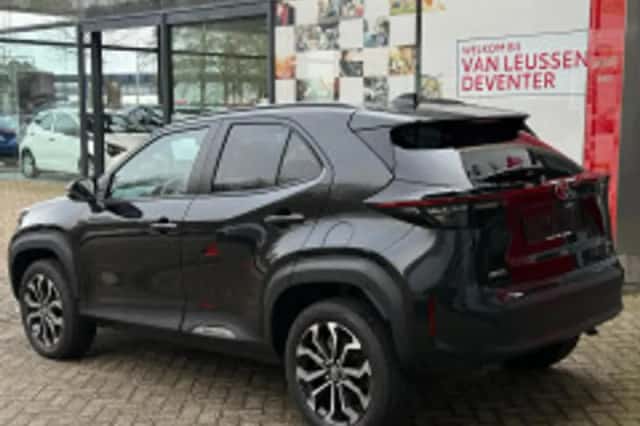Toyota Yaris Cross (2024) thumbnail 3