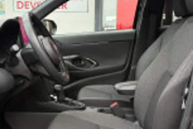 Toyota Yaris Cross (2024) thumbnail 35