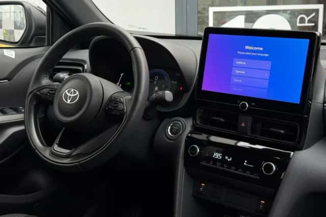 Toyota Yaris Cross (2024) thumbnail 8