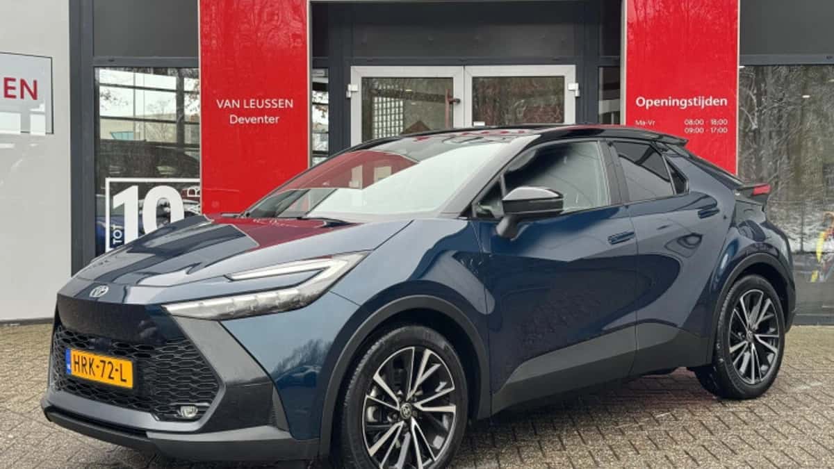 Toyota C hr (2025) — foto 1