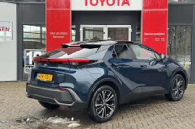 Toyota C hr (2025) thumbnail 3
