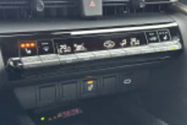 Toyota C hr (2025) thumbnail 47