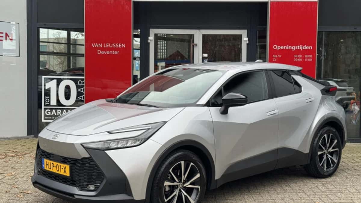 Toyota C hr (2025) — foto 1