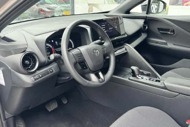 Toyota C hr (2025) thumbnail 11