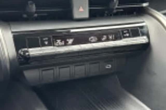 Toyota C hr (2025) thumbnail 40