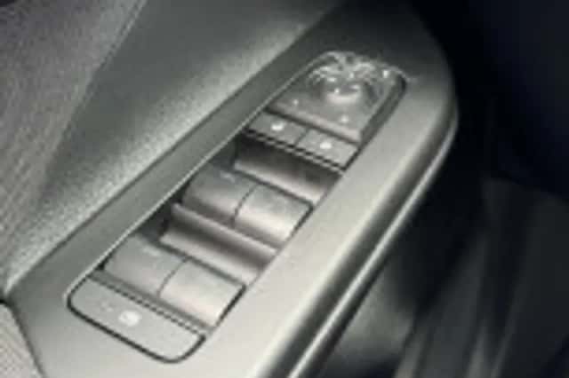 Toyota C hr (2025) thumbnail 43