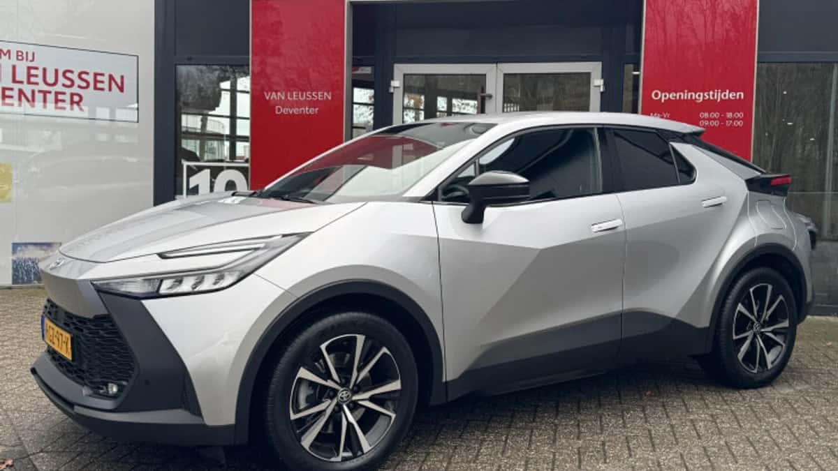 Toyota C hr (2025) — foto 1