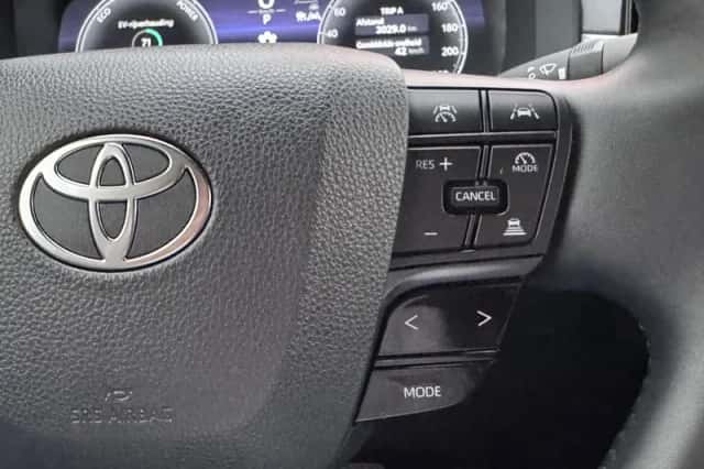 Toyota C hr (2025) thumbnail 12
