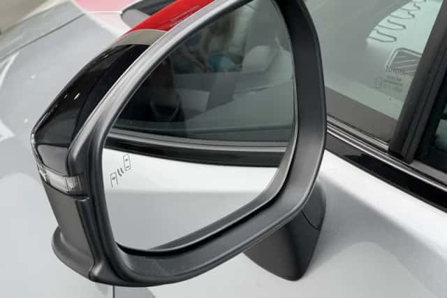 Toyota C hr (2025) thumbnail 24