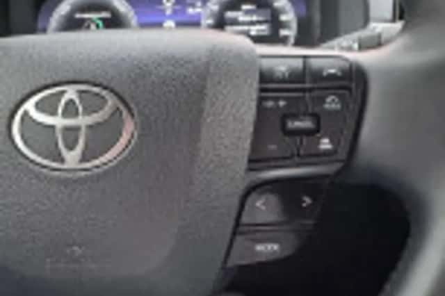 Toyota C hr (2025) thumbnail 41