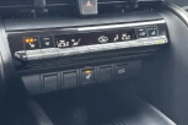 Toyota C hr (2025) thumbnail 55