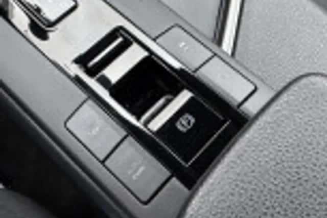 Toyota C hr (2025) thumbnail 57