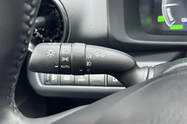 Toyota C hr (2025) thumbnail 8