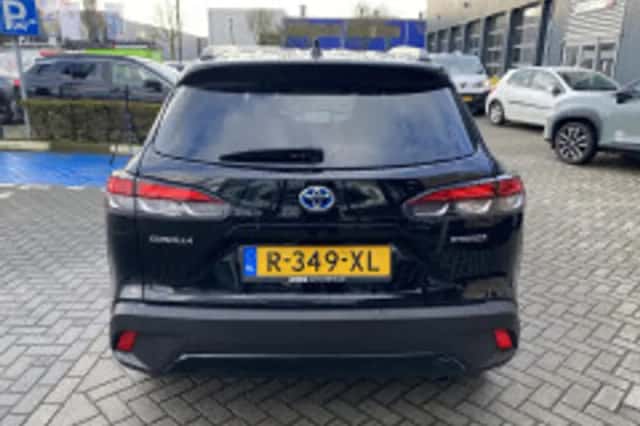 Toyota Corolla (2023) thumbnail 5