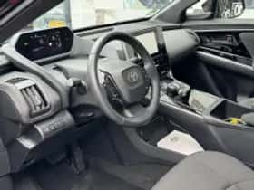 Toyota bZ4X (2025) thumbnail 5