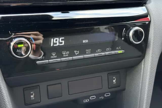 Toyota Yaris Cross (2025) thumbnail 15