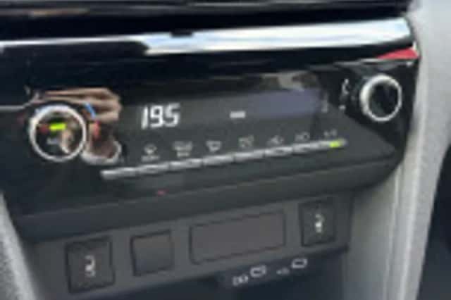 Toyota Yaris Cross (2025) thumbnail 36
