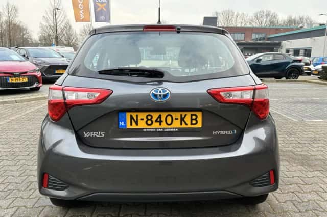 Toyota Yaris (2017) thumbnail 15