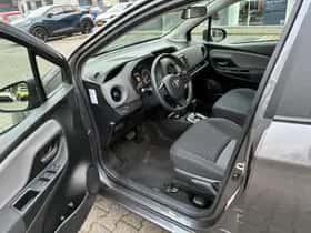 Toyota Yaris (2017) thumbnail 17