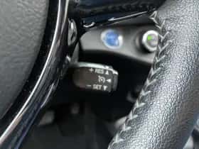 Toyota Yaris (2017) thumbnail 25
