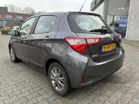 Toyota Yaris (2017) thumbnail 5