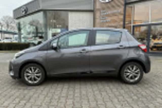 Toyota Yaris (2017) thumbnail 42