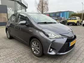Toyota Yaris (2017) thumbnail 6