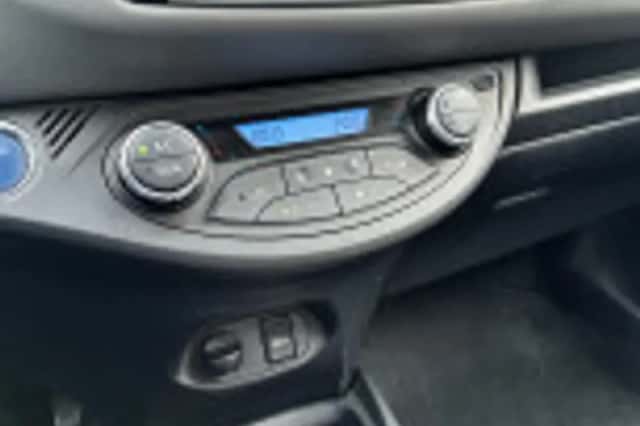 Toyota Yaris (2017) thumbnail 56