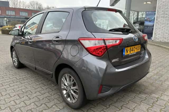 Toyota Yaris (2017) thumbnail 70