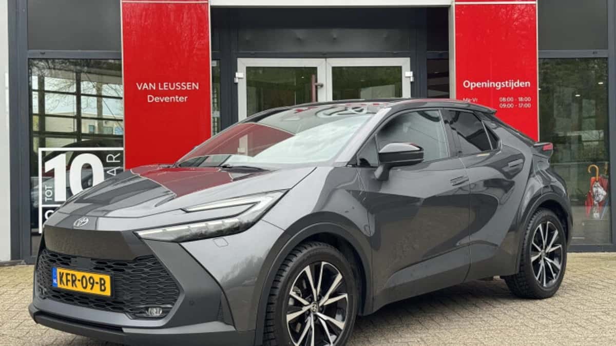 Toyota C hr (2024) — foto 1