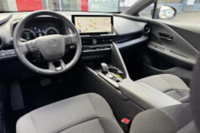Toyota C hr (2024) thumbnail 4