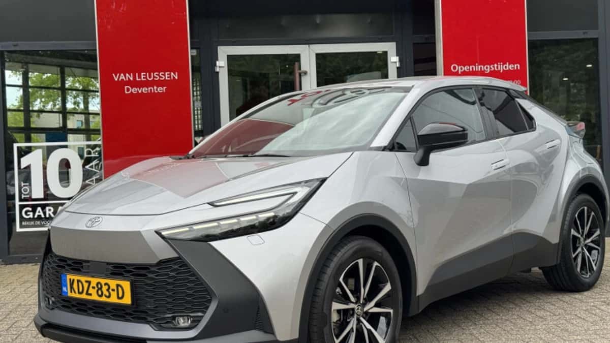 Toyota C hr (2024) — foto 1