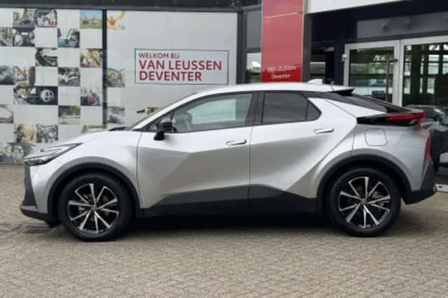 Toyota C hr (2024) thumbnail 2