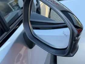 Toyota C hr (2024) thumbnail 16