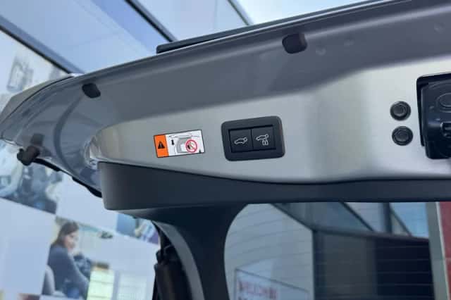Toyota C hr (2024) thumbnail 18