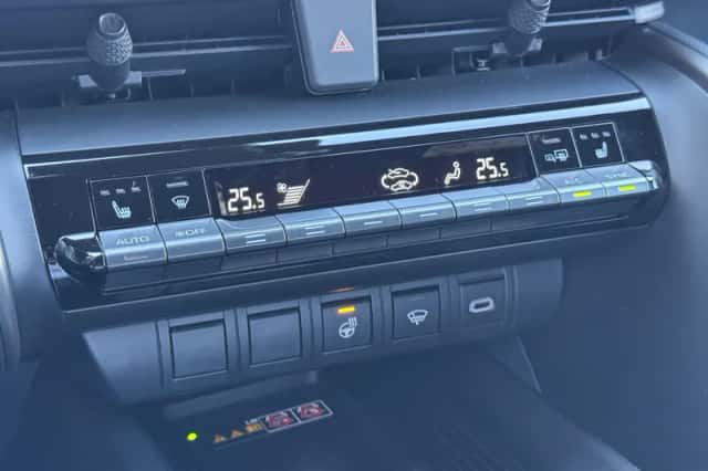 Toyota C hr (2024) thumbnail 23