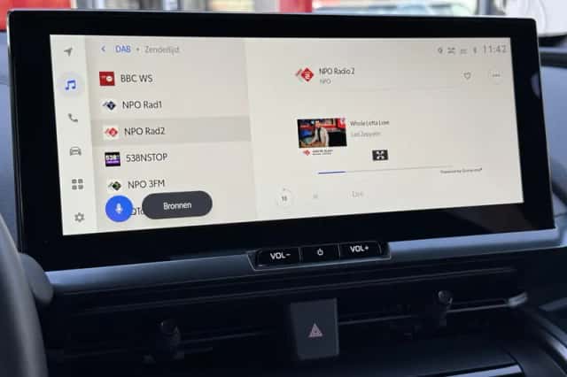Toyota C hr (2024) thumbnail 24