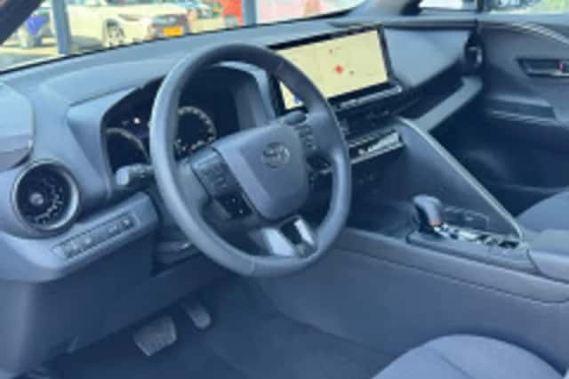 Toyota C hr (2024) thumbnail 4