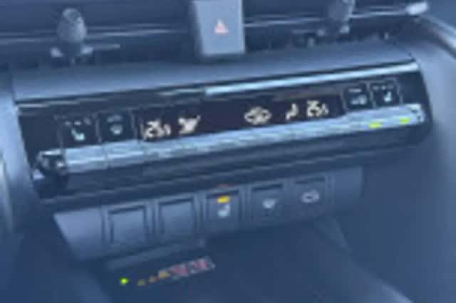 Toyota C hr (2024) thumbnail 49