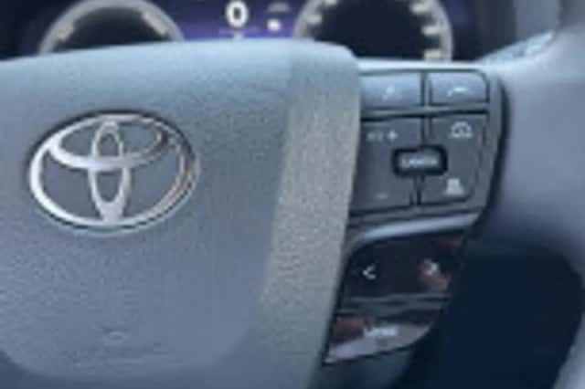 Toyota C hr (2024) thumbnail 54